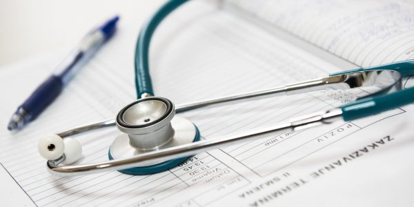 blue-and-silver-stetoscope-40568-1-scaled