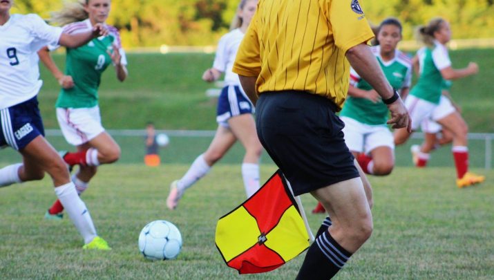 woman-athletes-playing-soccer-906073